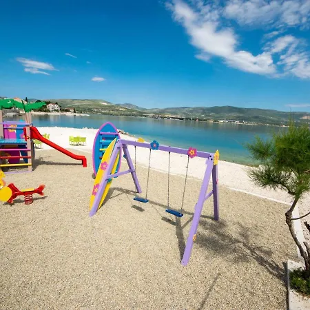 Saric-2 By Interhome * Τρογκίρ