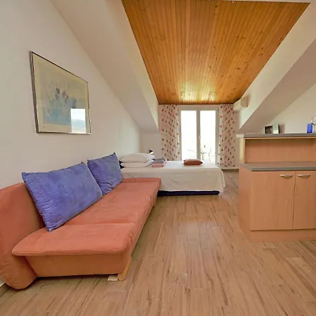 Lägenhet Saric-2 By Interhome